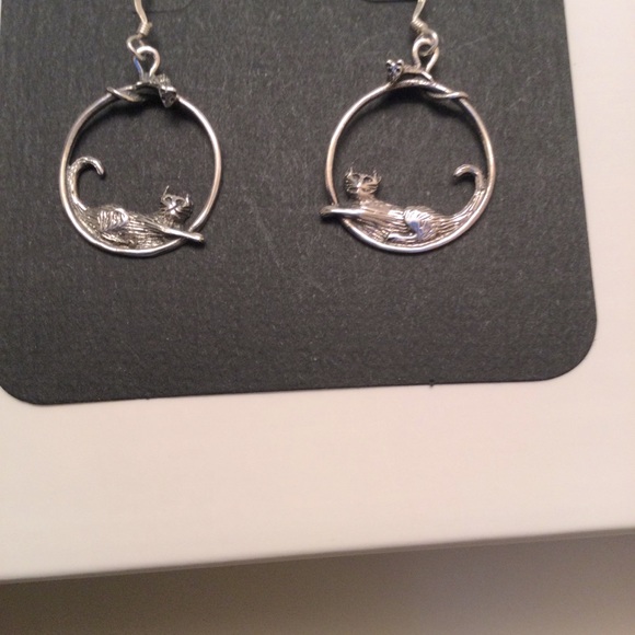 STERLING SILVER WIRE HOOPS (.925): LOUNGING CAT/PEERING MOUSE - Picture 1 of 3